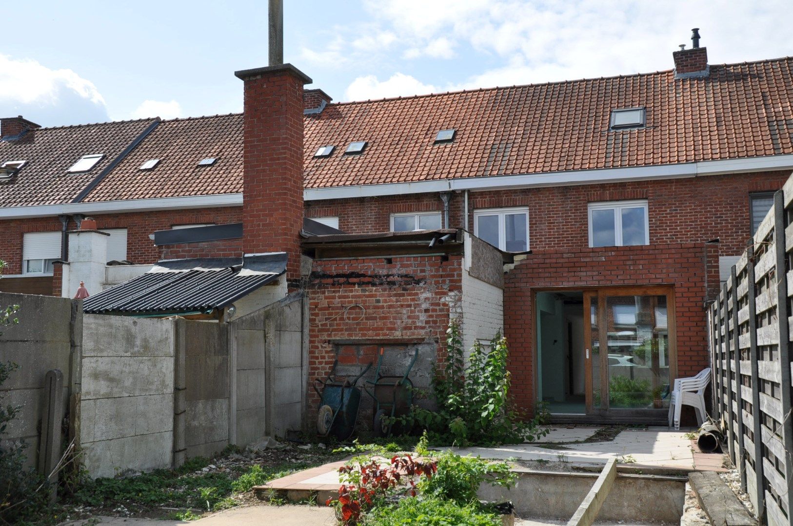 Gedeeltelijk gerenoveerde woning met twee slaapkamers en tuin in rustige buurt.   foto 19