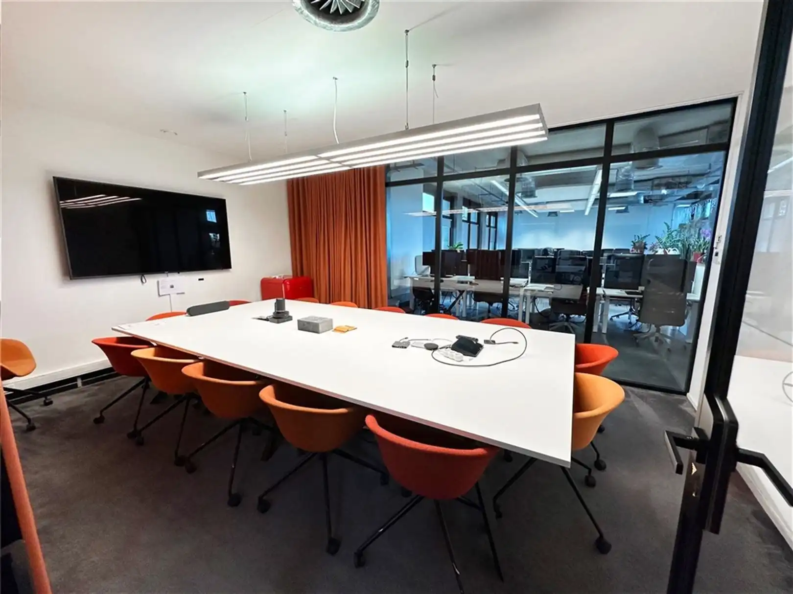 Kantoorcomplex aan de stadsrand van Leuven foto 9