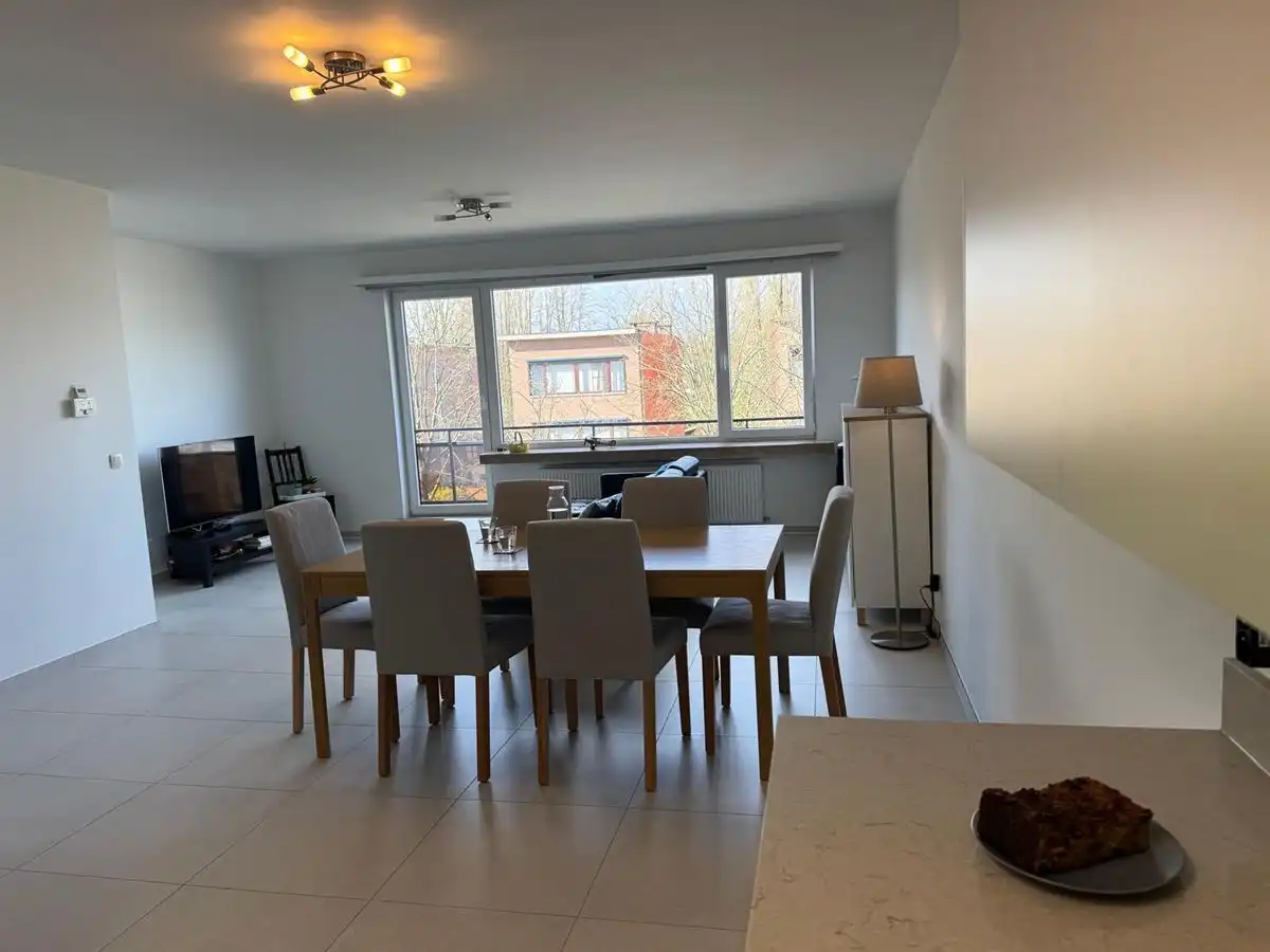 Mooi gerenoveerd 2 slaapkamer appartement foto 6