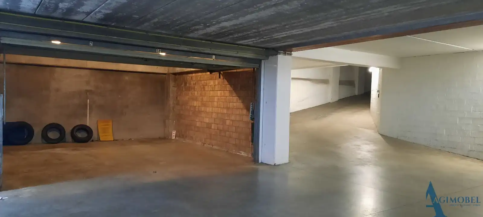 Goed gelegen autostaanplaats op niveau -1 te Knokke foto 2