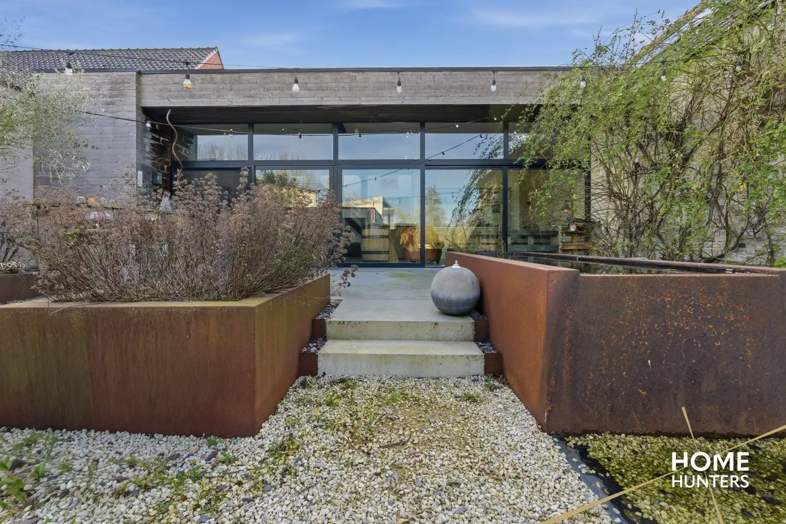 Unieke woning op ruim perceel met 6 slaapkamers in hartje Zarren! foto 26