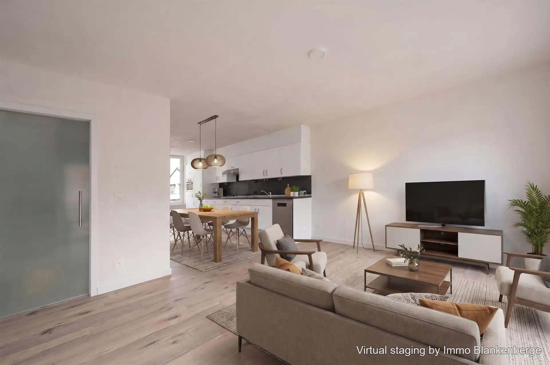 Gerenoveerd appartement met 3 slaapkamers foto {{pictureIndex}}
