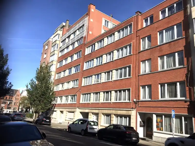 appartement 1 chambre avec balcon à proximité de l'ULB - au 2° étage foto {{pictureIndex}}