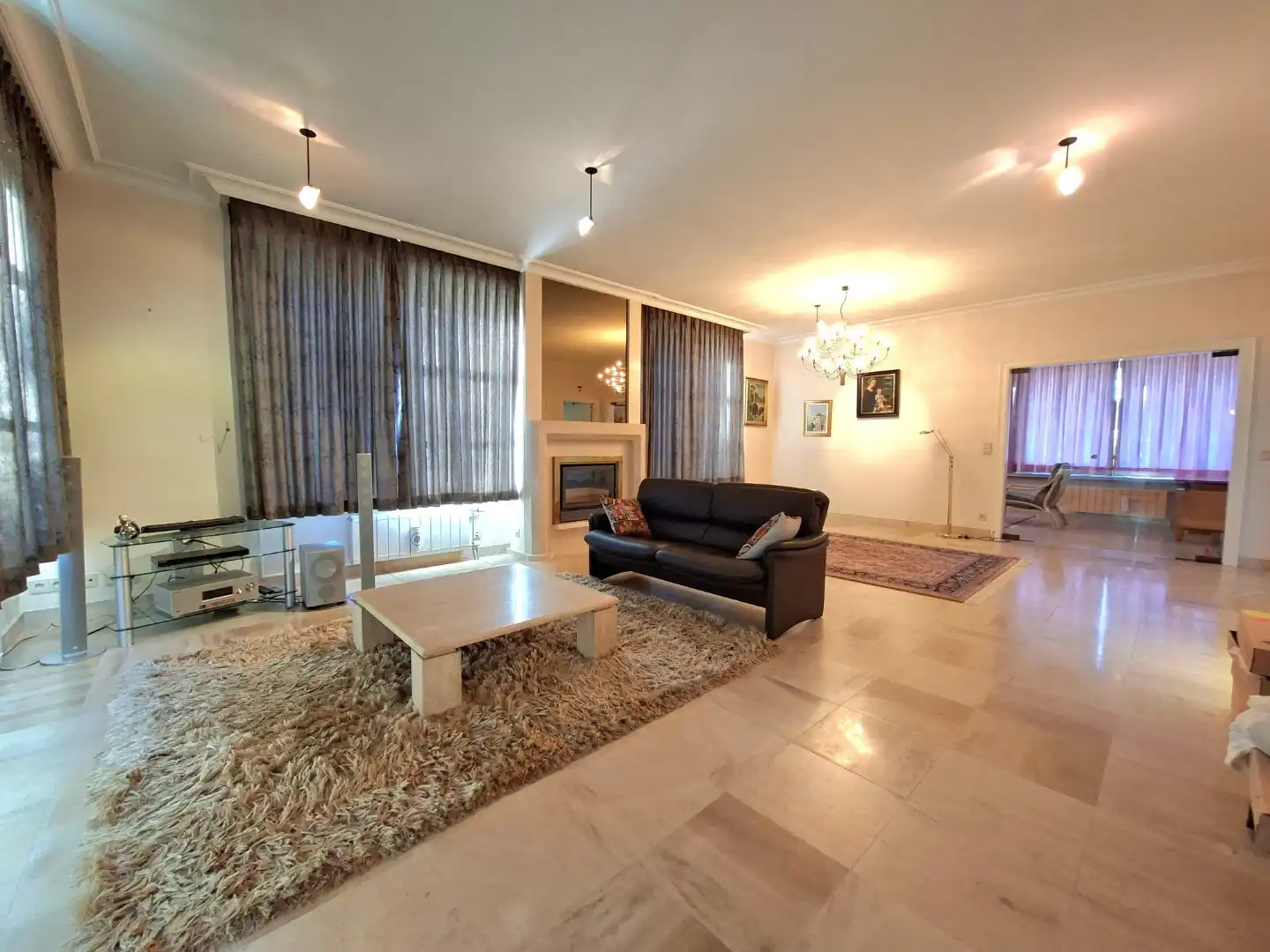 Residentieel gelegen villa foto 6