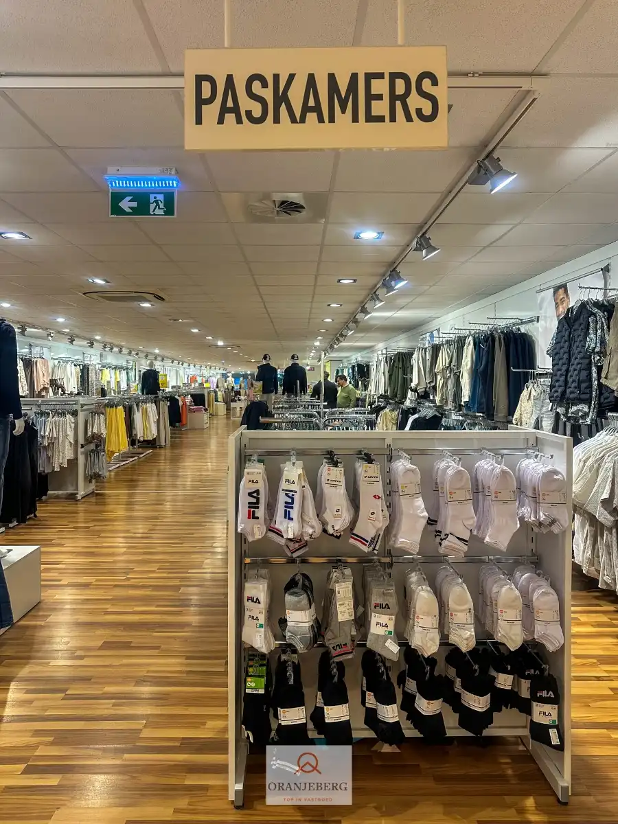 Groot handelspand te koop met mooi rendement op toplocatie in Lanaken foto 11