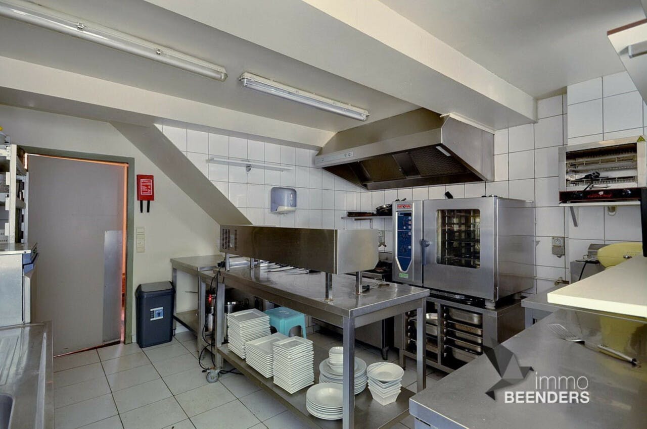 Verhuurd handelspand met duplex foto 9