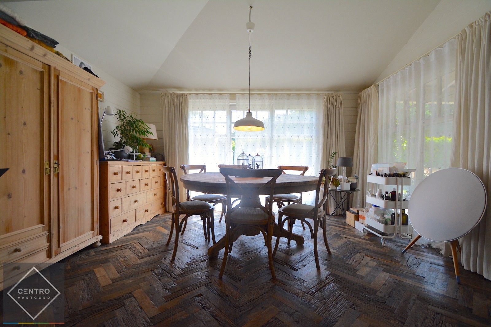 Recent (Bj. 2016) Mi CASA - HANDELSHUIS (538m2), voorzien van grote polyvalente ruimten (vrij beroep, toonzaal, horeca, B&B, ...), 5/6 slaapkamers, 4 badkamers, kelder (114m2), ... Op hoek- en zichtlocatie te Oostkamp. foto 17