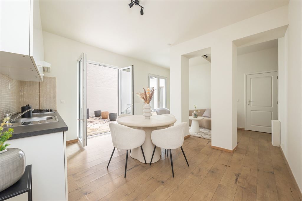 Charmant gelijkvloersappartement op toplocatie foto {{pictureIndex}}