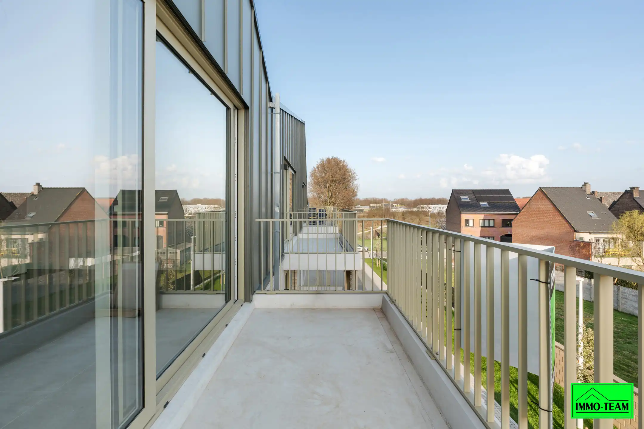 Nieuwbouwappartement met terras en autostaanplaats foto 13