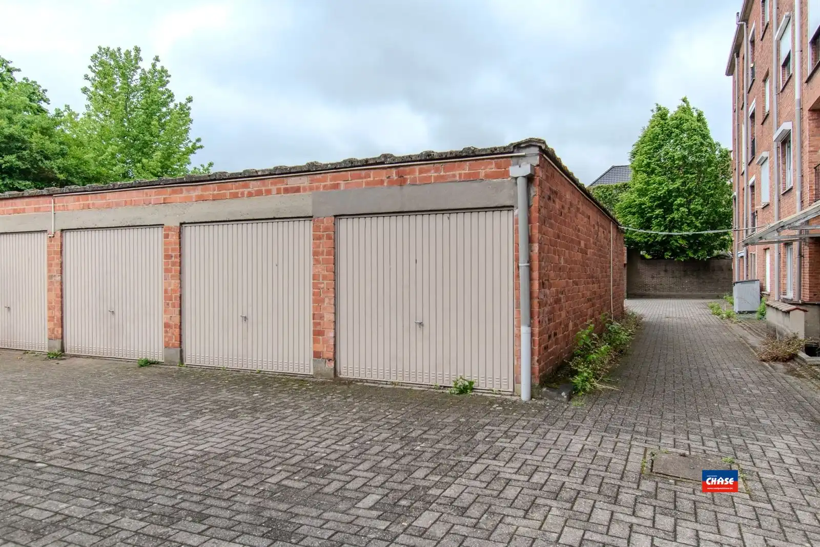 Knap gerenovereerd appartement met 2 slaapkamers en garagebox foto 12