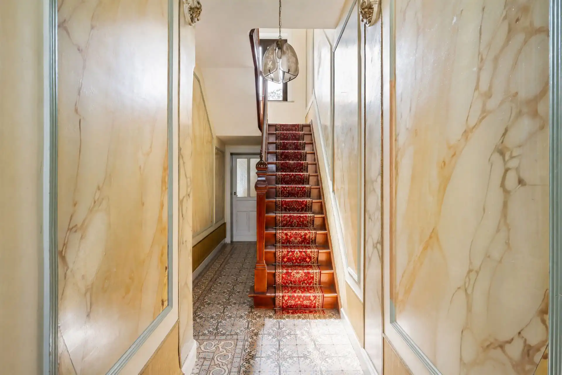 Karaktervolle woning met 3 slpk & tuin - veel potentieel! foto 8