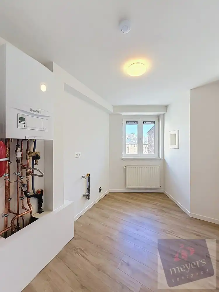 Totaal gerenoveerde stadswoning met polyvalente ruimte in Tongeren foto 13