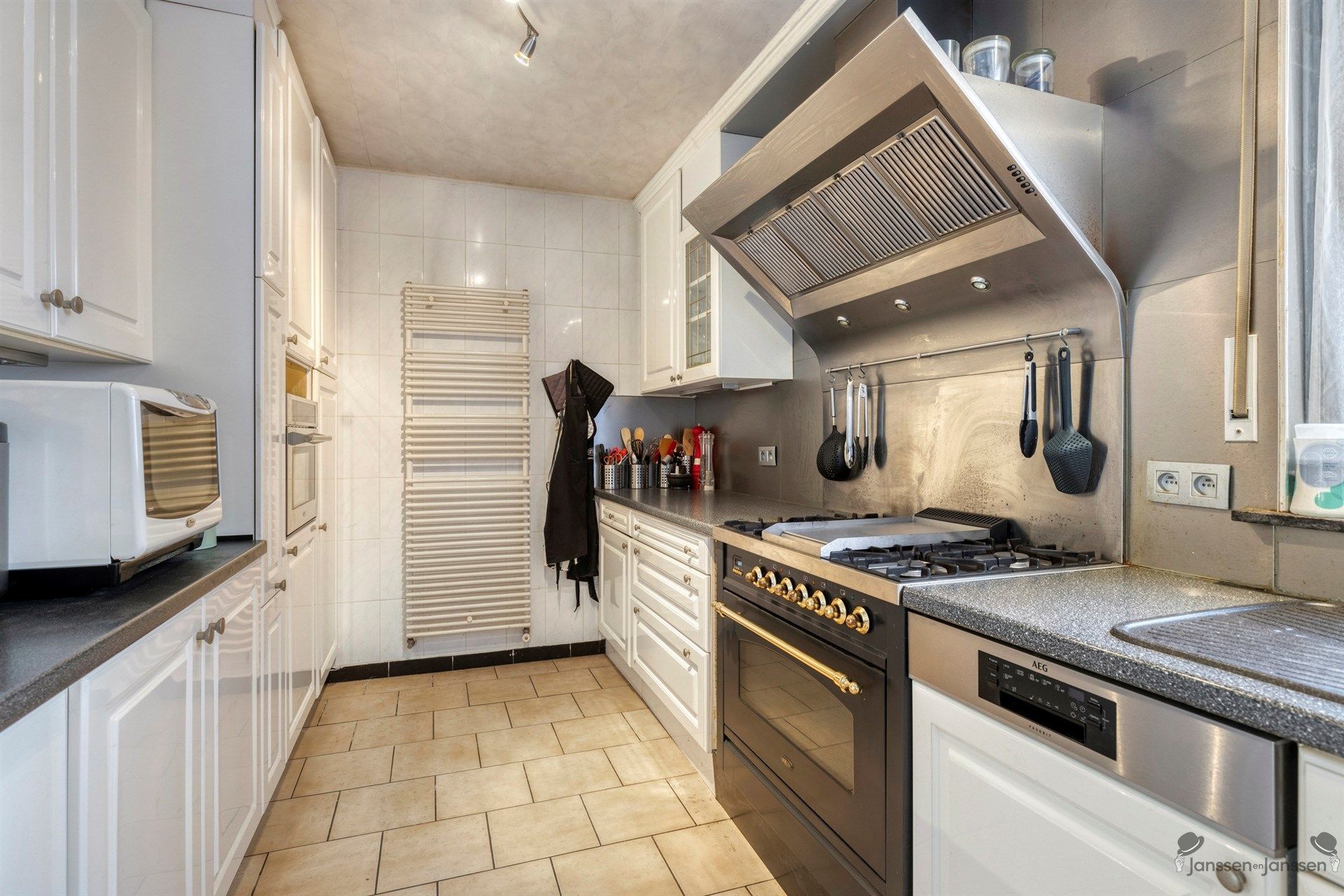 Charmant duplex appartement met 2 garages vlakbij het bruisende centrum van Boom foto 9