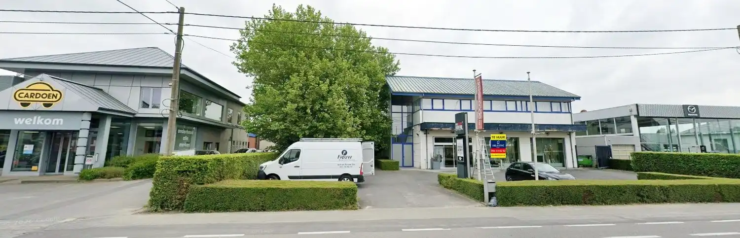 COMMERCIEEL PAND OP TOPLIGGING IN KUURNE NAAST CARDOEN EN MAZDA foto 2