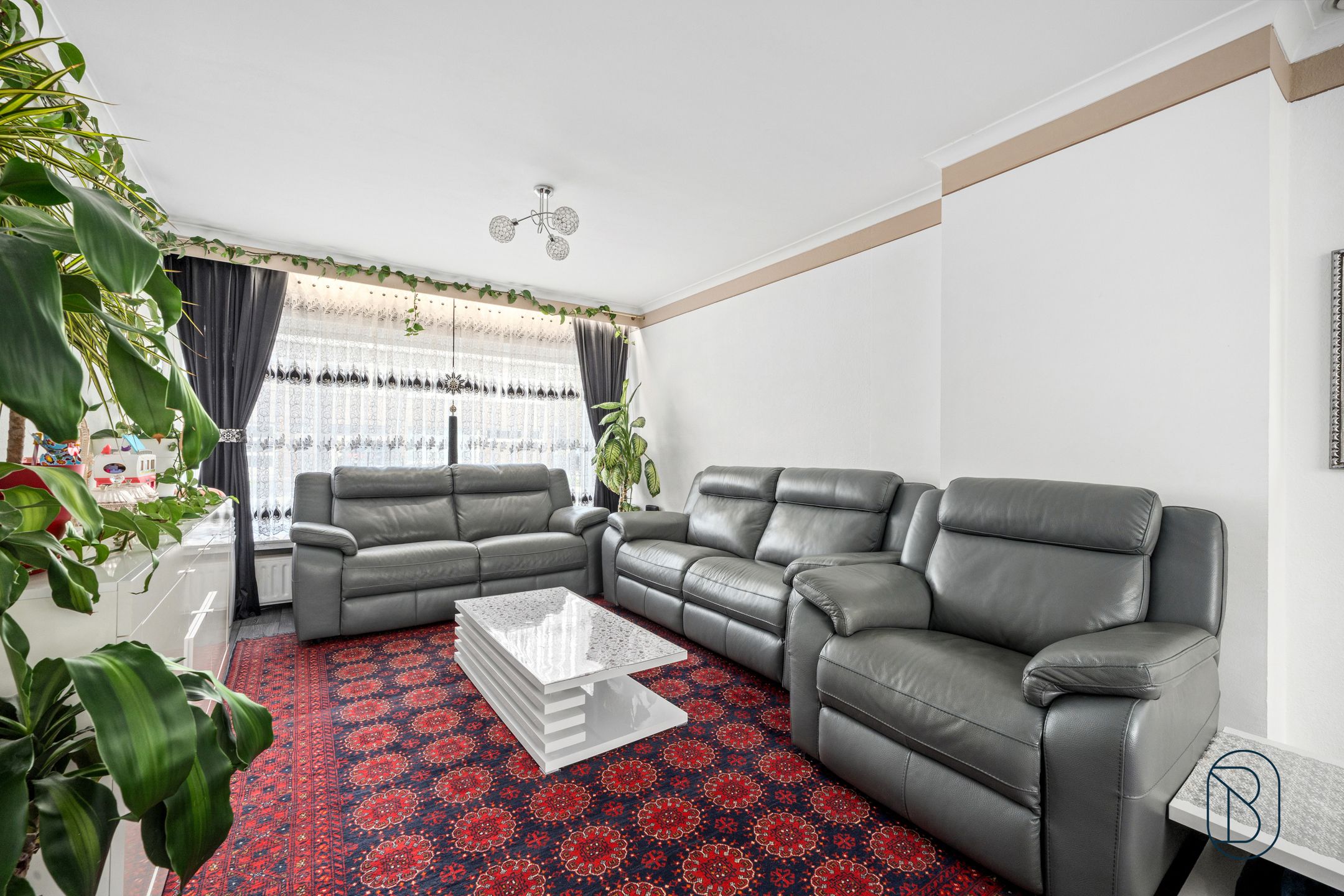 Grote woonst met 4 slk, tuin en garage, zonnepanelen.  foto 8