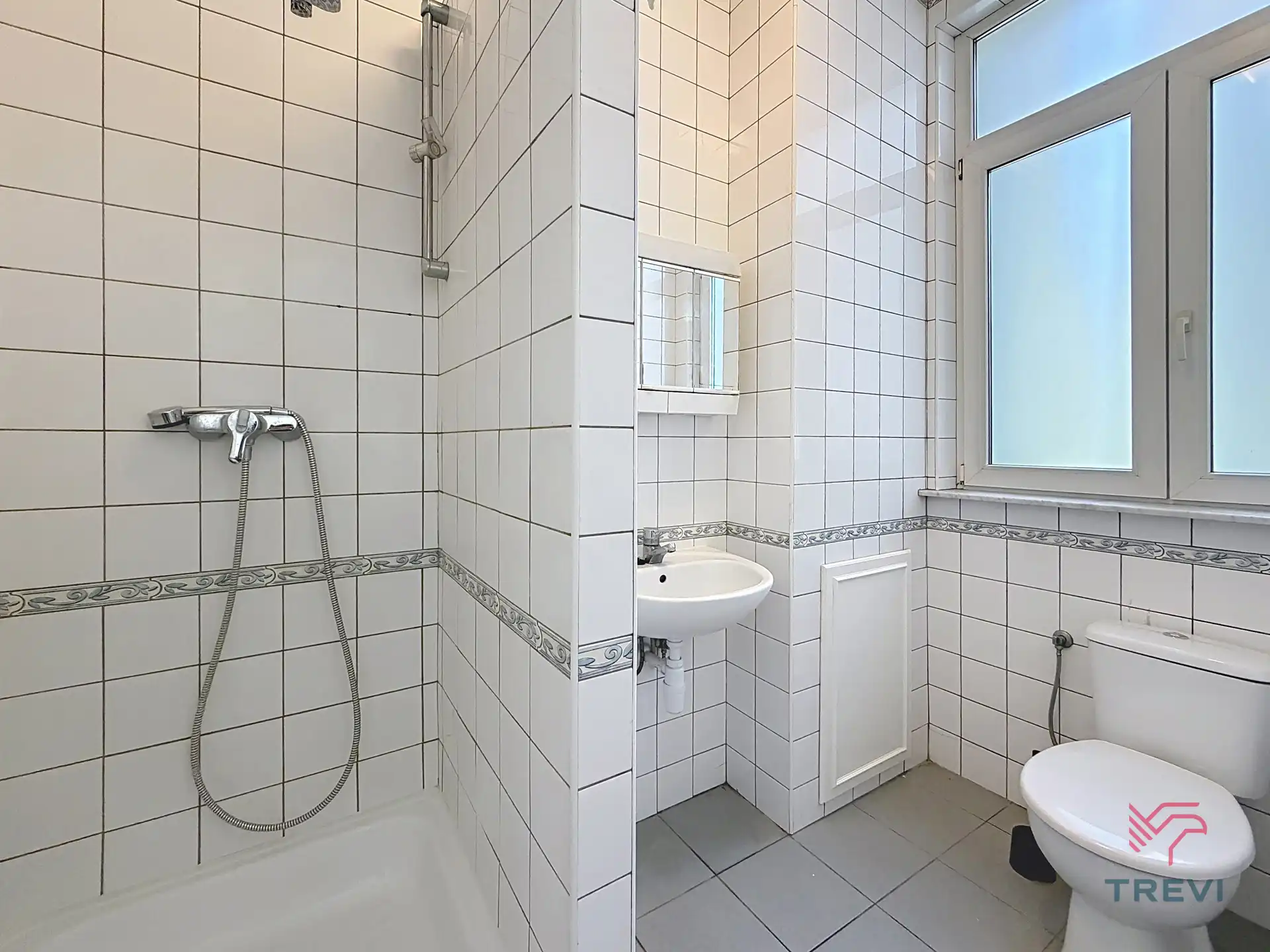 Ongemeubileerde studio, ideaal gelegen foto 5