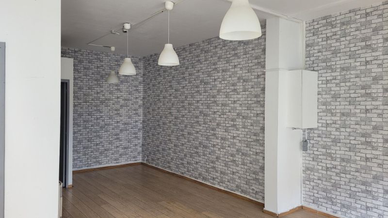 Roeselare-stadskern. Ontdek deze te renoveren woning van 121m2 + 41m2 zolder + kantoor 54m2 , gelegen aan de voornaamste invalsweg van Roeselare. foto 6