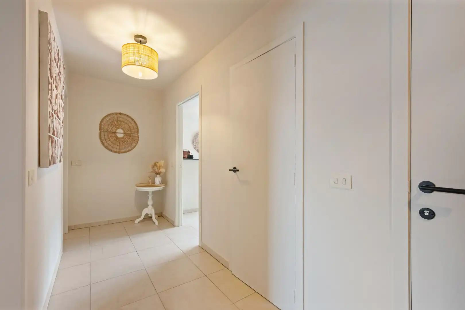 Verzorgd appartement met 2 slaapkamers, balkon, garage en berging in Menen-centrum foto 12