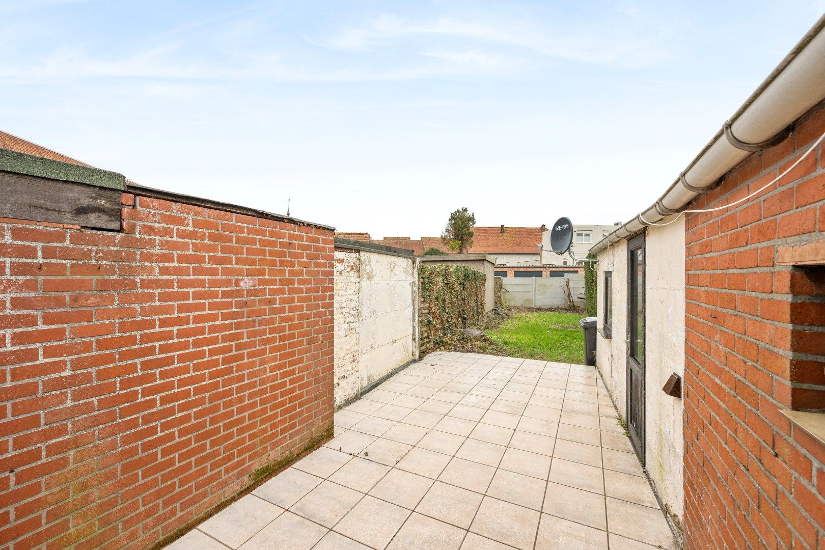 Te renoveren woning met 2 slaapkamers en zonnige tuin in Mesen foto 7