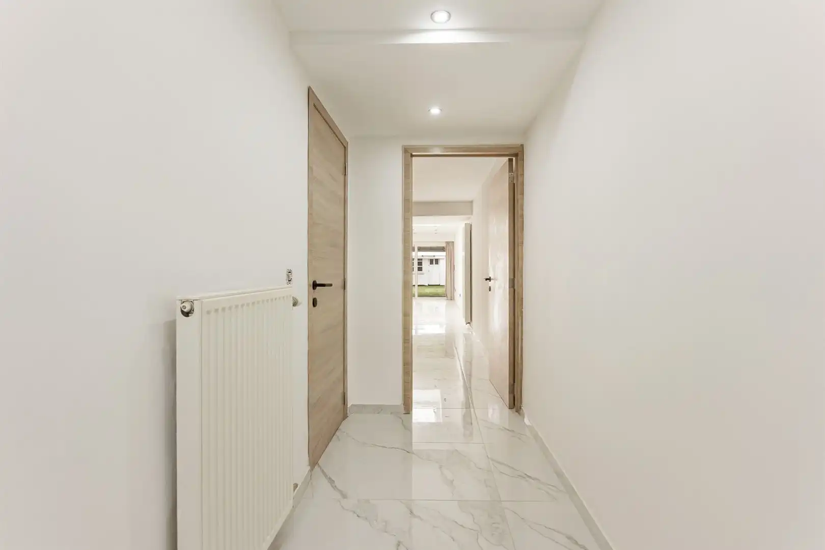 Volledig gerenoveerd & Energiezuinig: Ruime gezinswoning met 3 slaapkamers foto 9