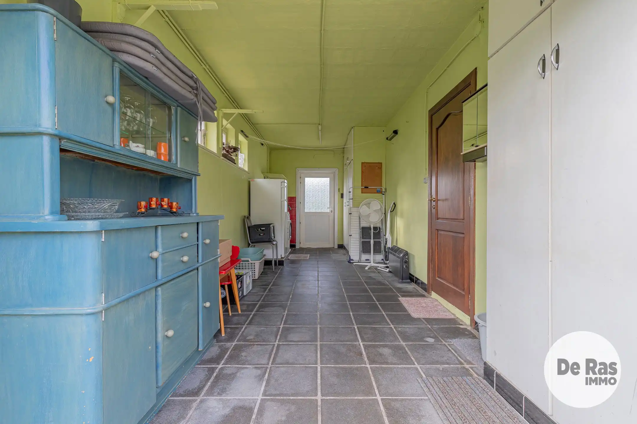 SCHELLEBELLE- Te renoveren woning in een rustige verkaveling foto 16