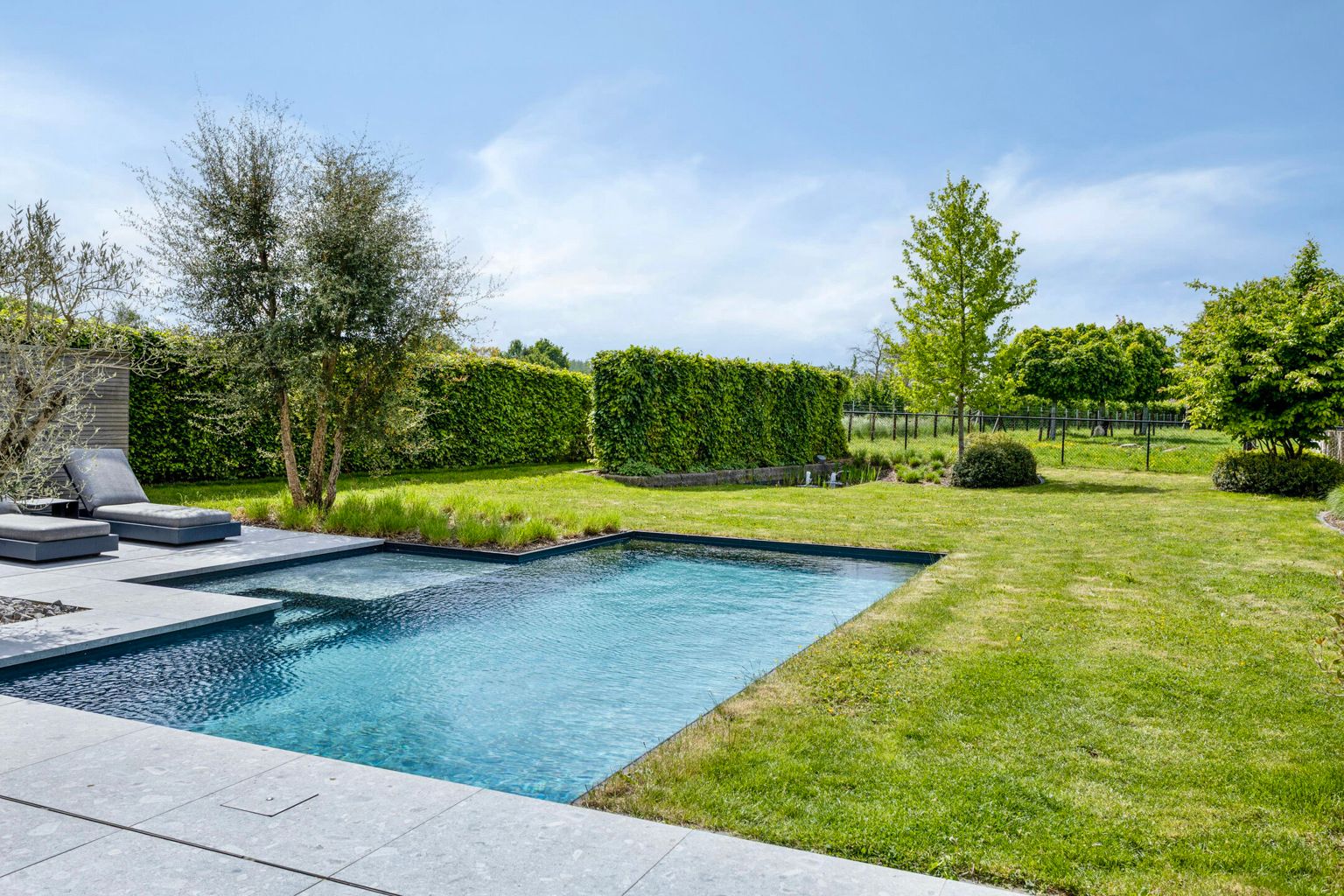 Mooie stijlvolle woning met tuin en achterliggend weiland foto 21