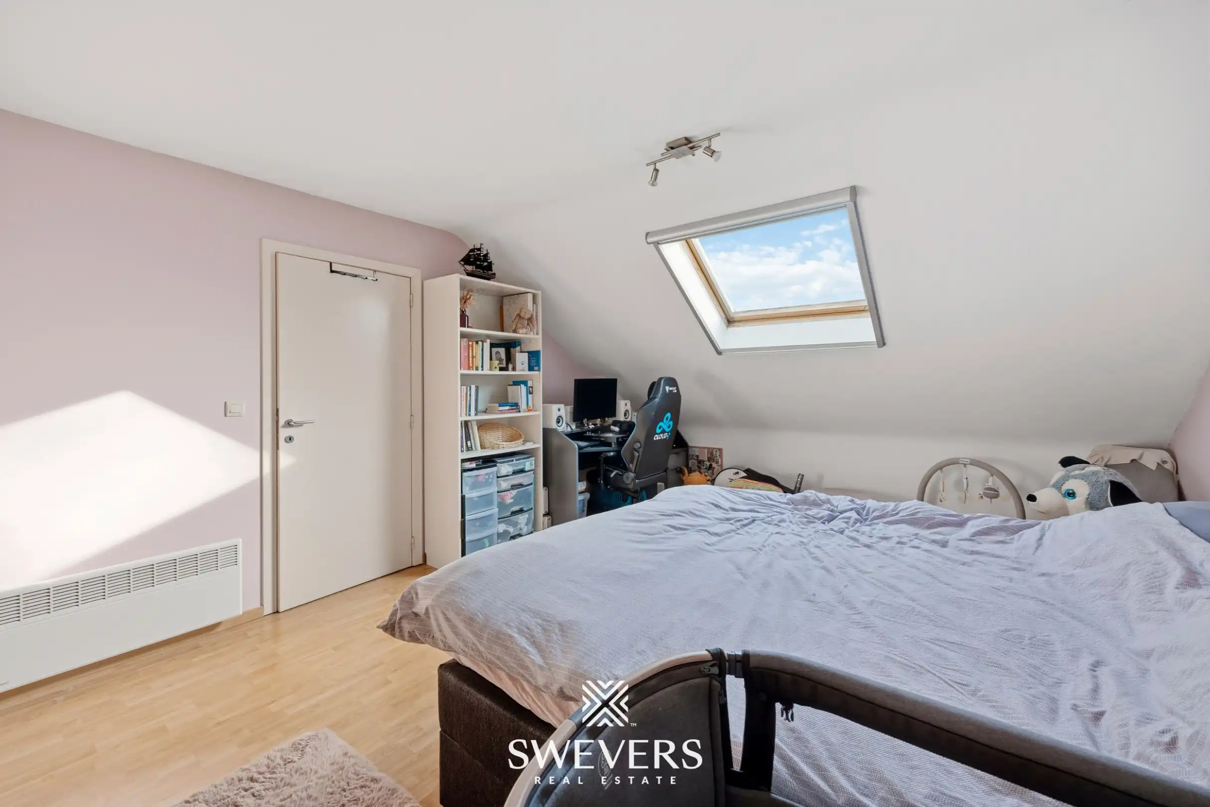 Instapklare duplex met zonnig terras en groen uitzicht in Genk foto 12