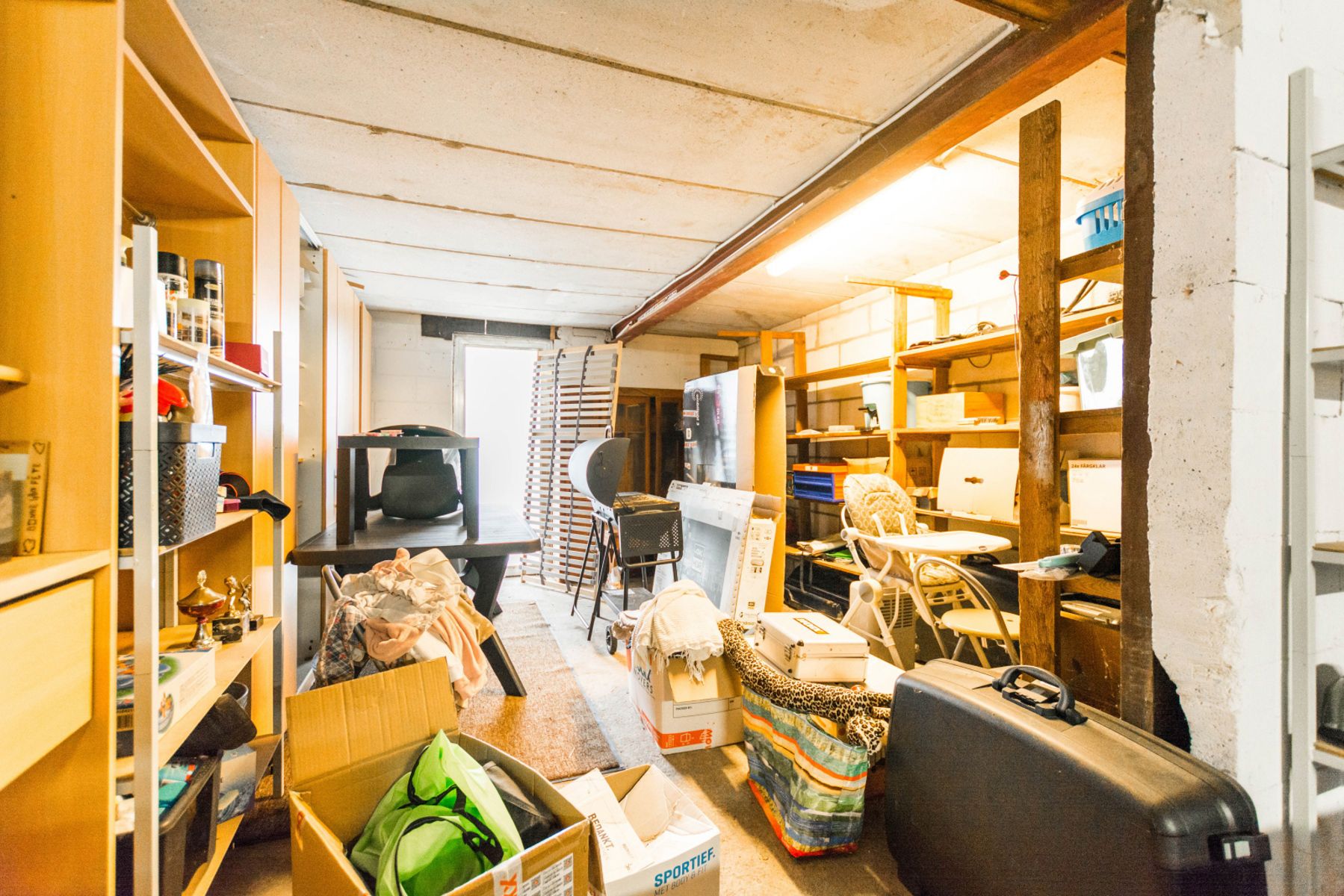 Vrijstaande woning met garage, tuin en achterliggende weide foto 13