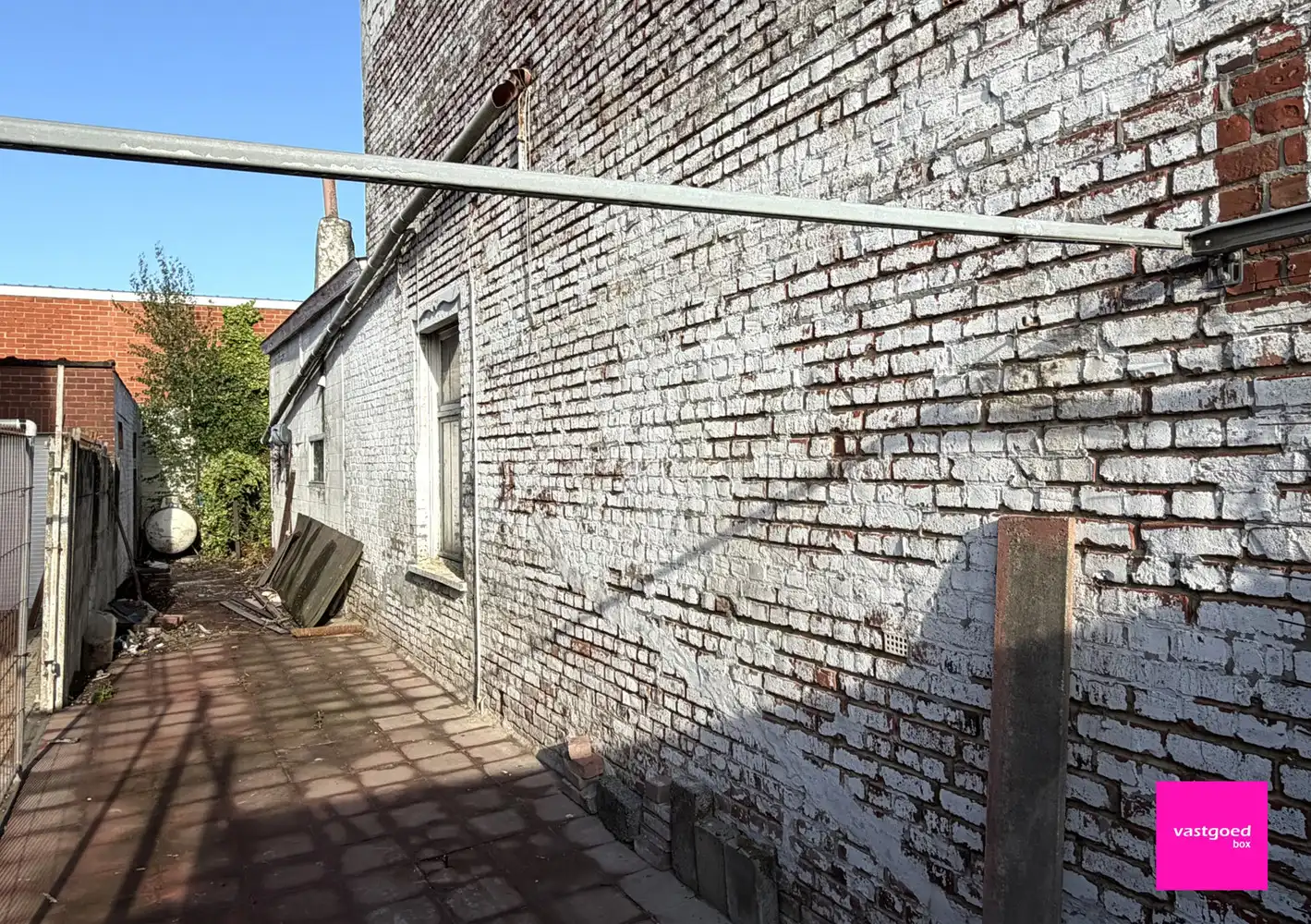 Voormalig handelshuis met veel potentieel, te Ingelmunster foto 14