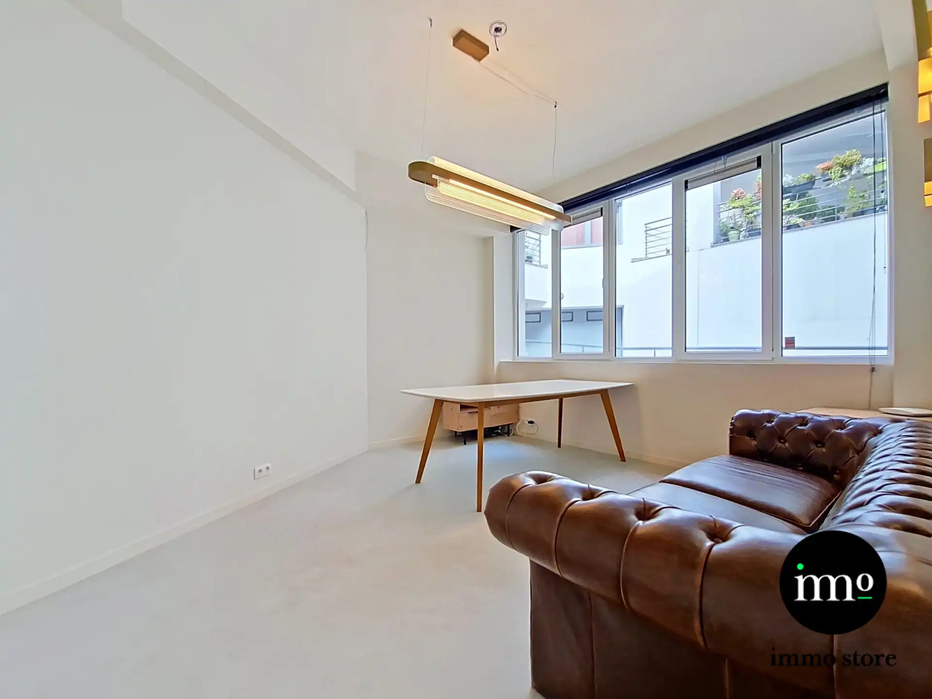 Instapklaar duplex-bureau met 4 parkeerplaatsen foto 13