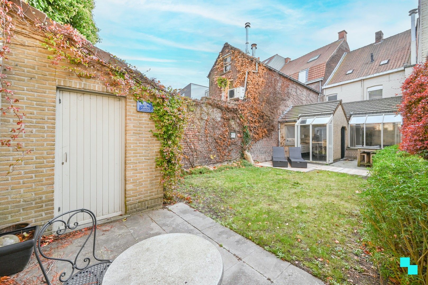 Prachtige woning met vier slaapkamers nabij centrum Izegem foto {{pictureIndex}}