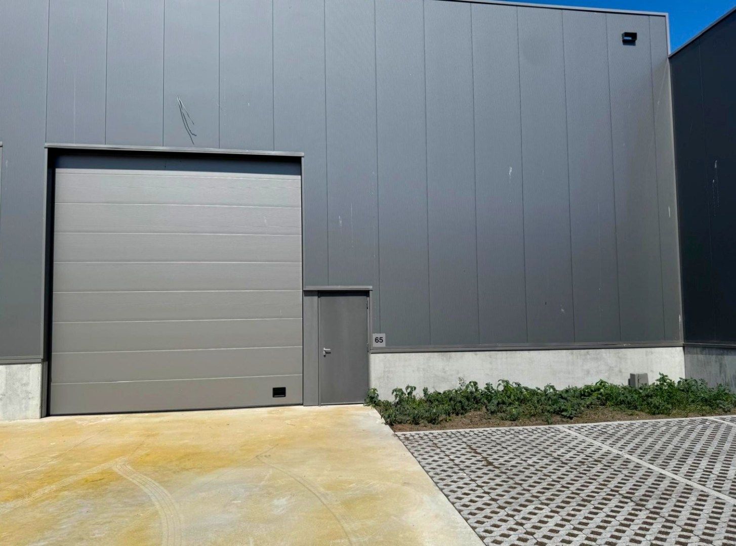 Nieuwbouw KMO unit (211 m²) foto {{pictureIndex}}