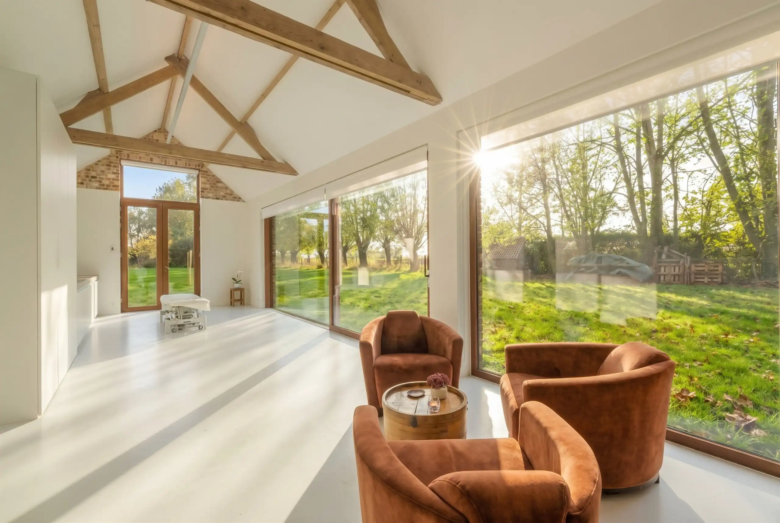 Opmerkelijk, gerestaureerde u- vormige hoeve  op 8.067 m² foto 31