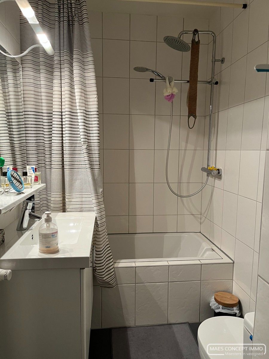 Centraal gelegen appartement te huur Harelbeke nabij station foto 6