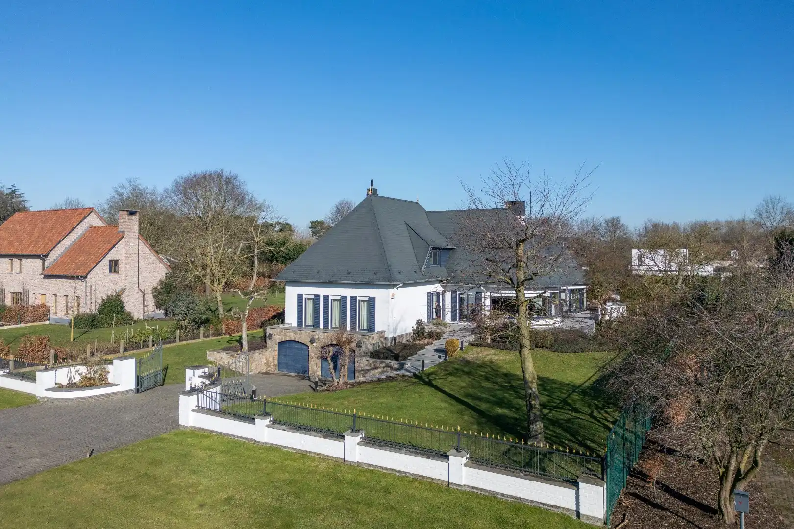 Unieke villa met binnenzwembad op een toplocatie  foto 27