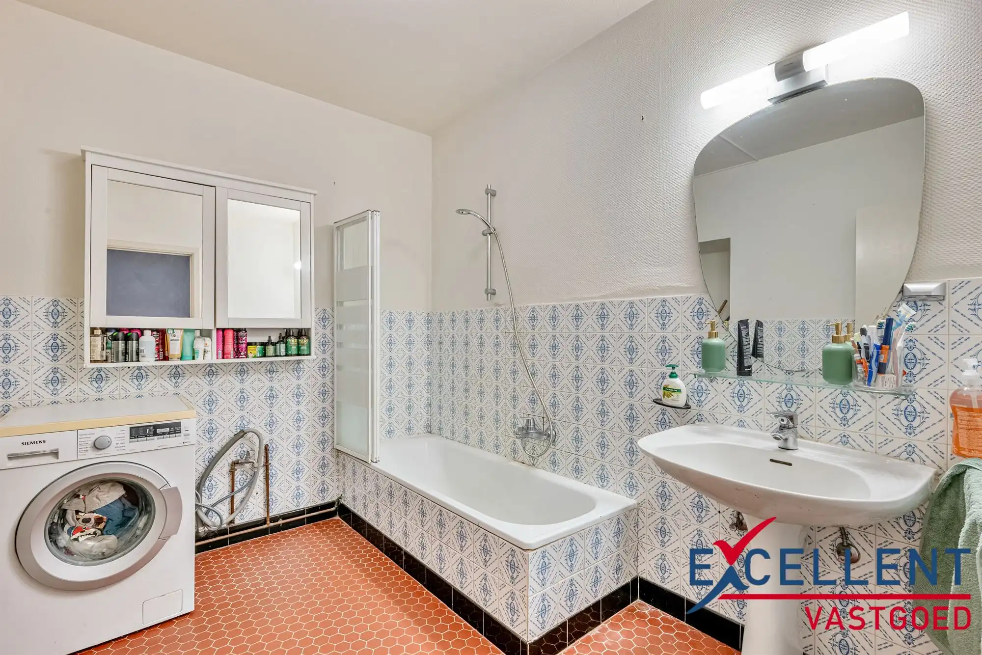 Instapklaar appartement met garagebox te Oostakker foto 6