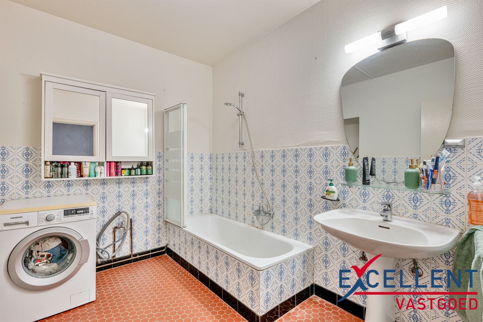 Instapklaar appartement met garagebox te Oostakker foto 6