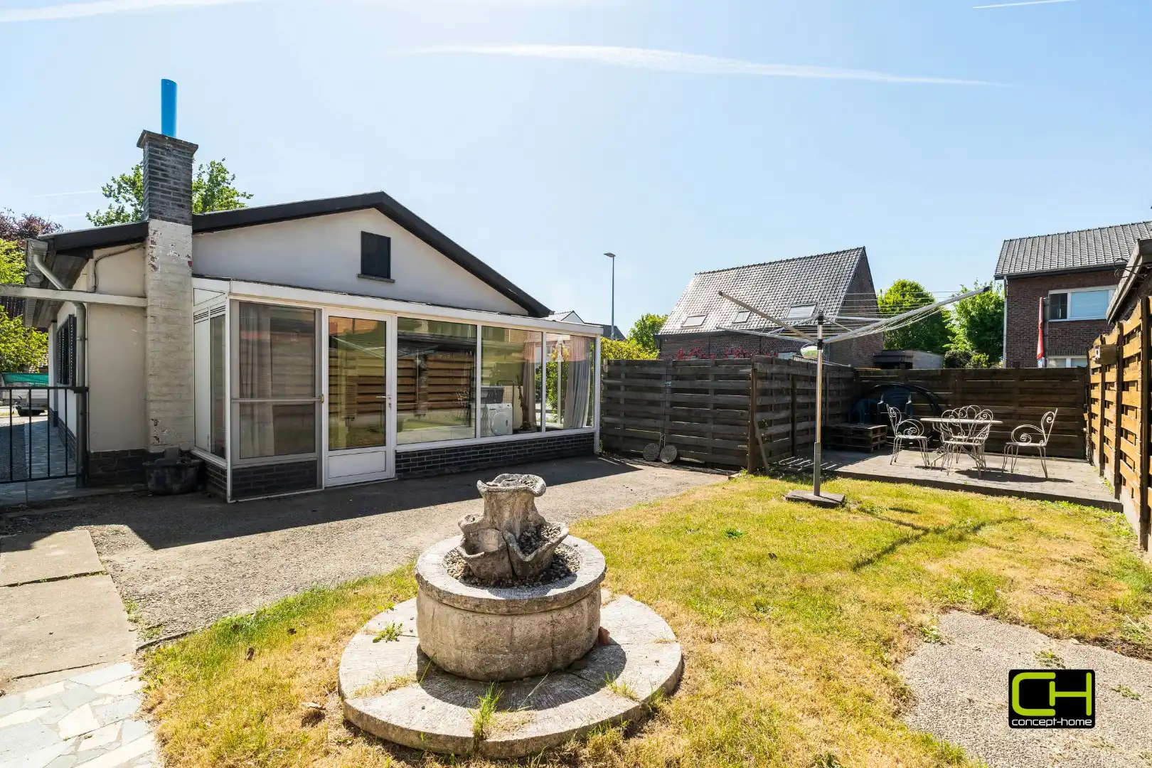 Vrijstaande bungalow met loods op een perceel van 865 m² te koop in Merendree foto 14