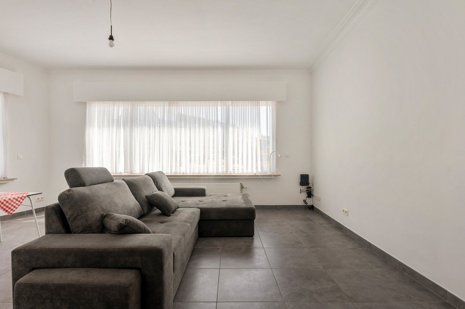 Gerenoveerd gelijkvloersappartement met twee slaapkamers. foto 4