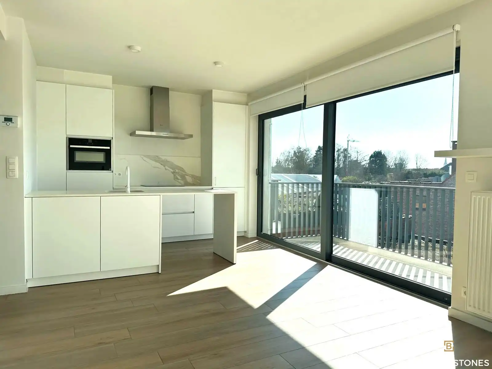 Knap instapklaar 2 slaapkamer appartement met terras en P foto {{pictureIndex}}