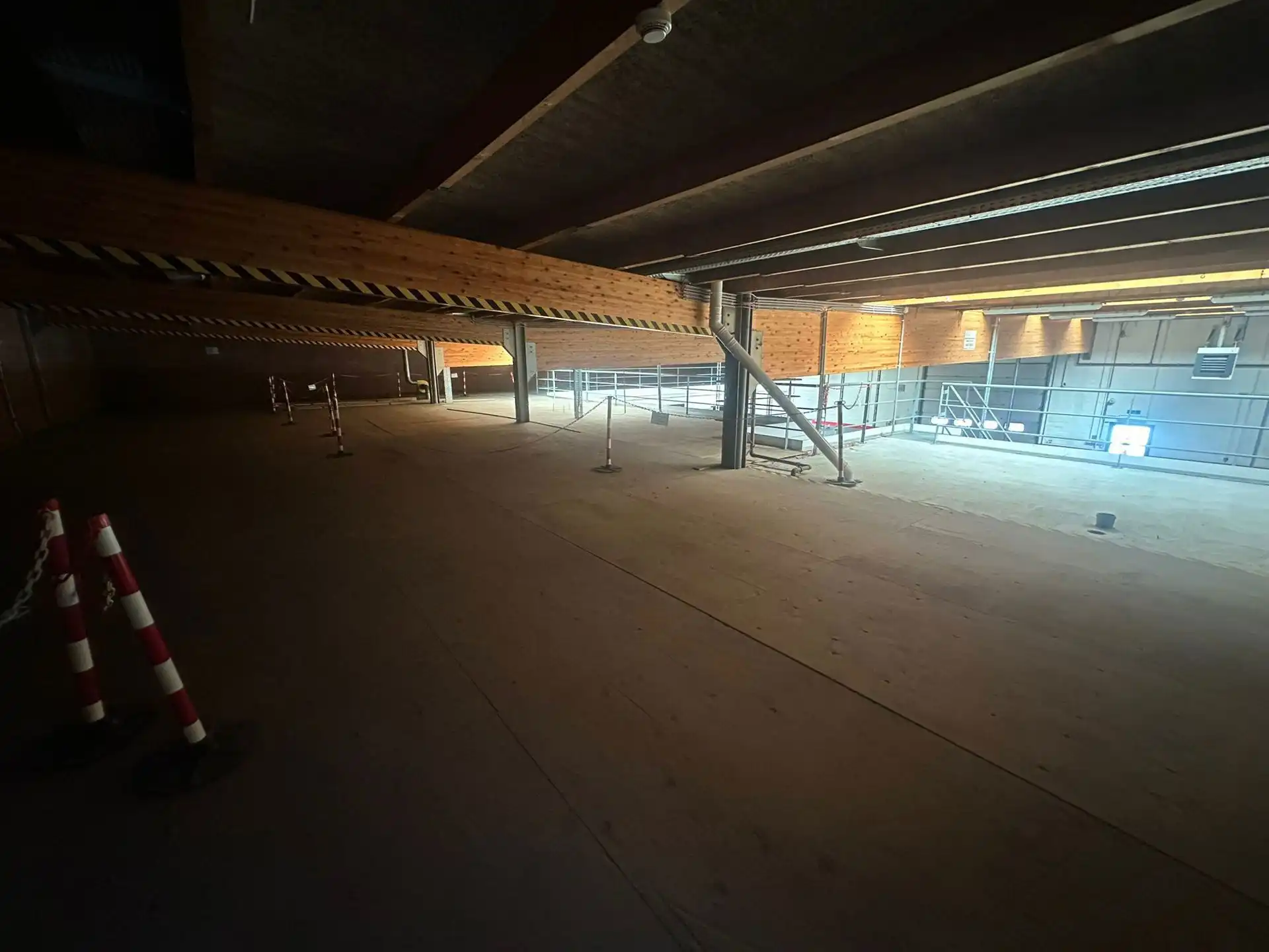 Instapklaar bedrijfspand te Verrebroek foto 14