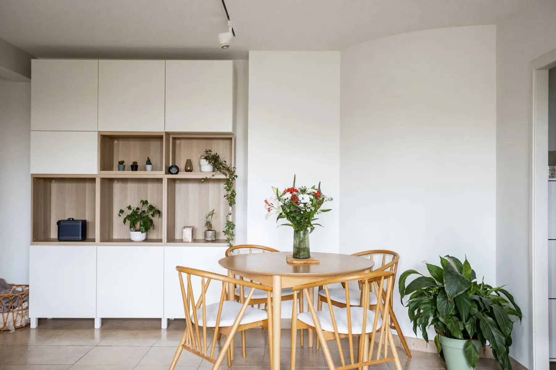 Instapklaar appartement met terras en prachtig uitzicht! foto 16