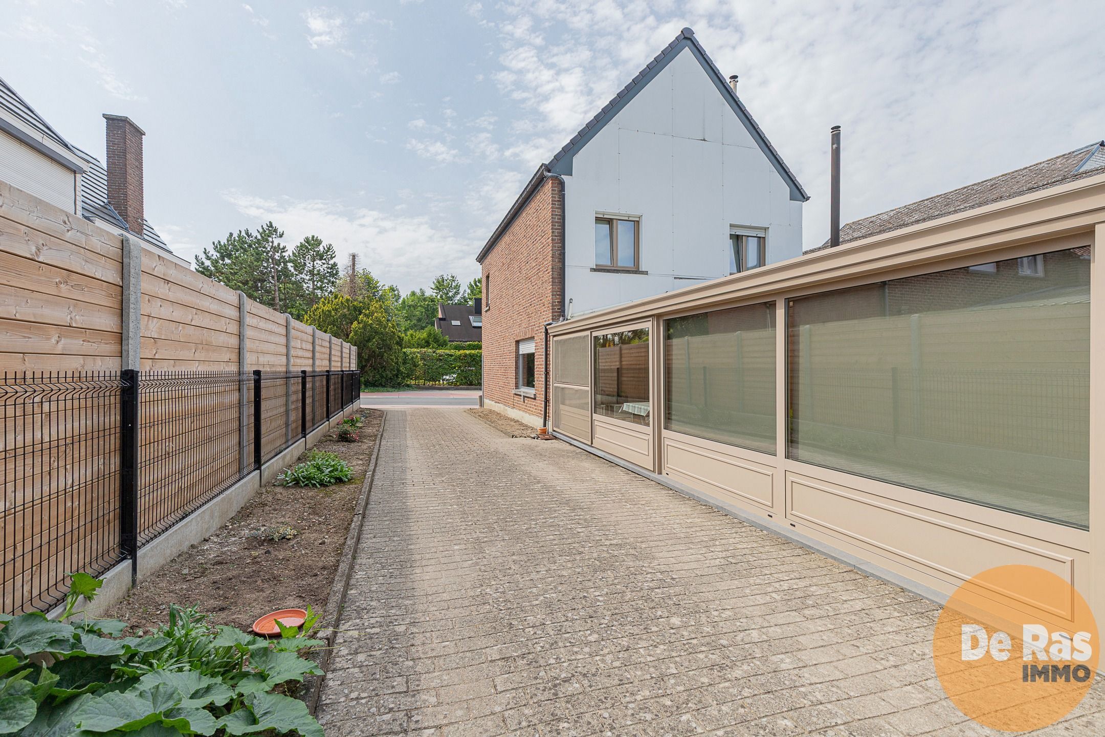 LEDE - Half open bebouwing met tuin en garage foto 16
