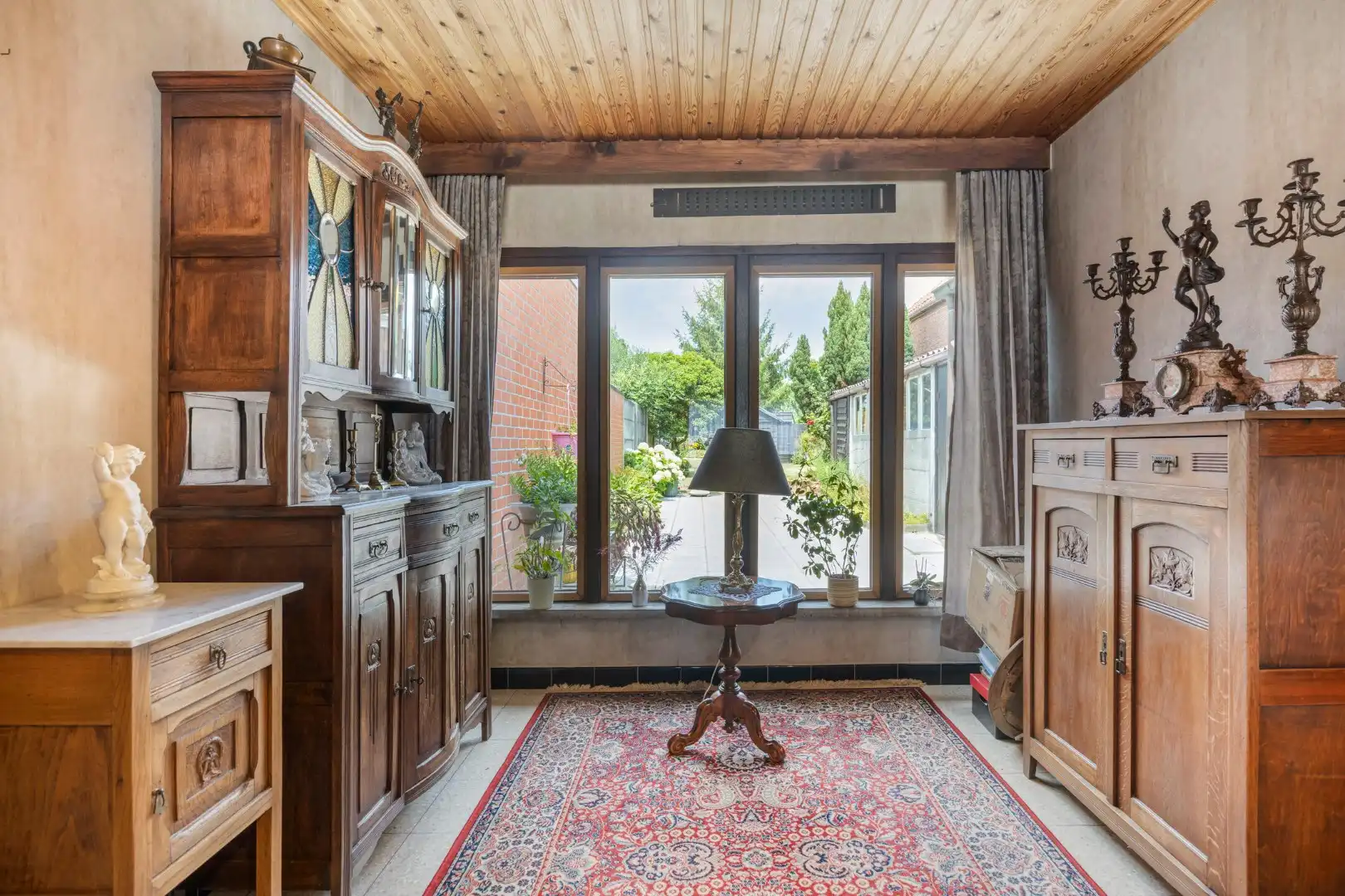 Te renoveren woning met garageweg achteraan! foto 4