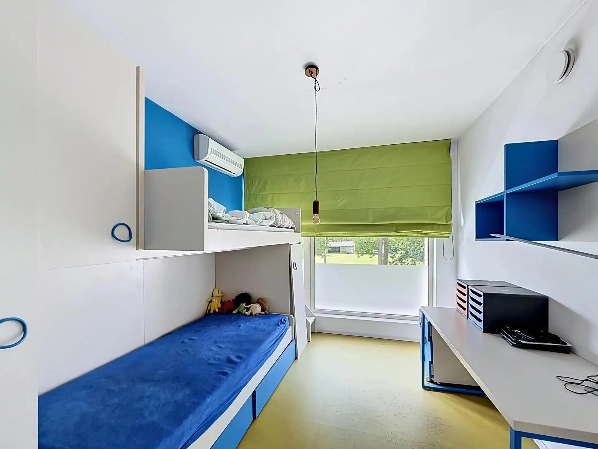 Moderne woning met 3 slaapkamers en praktijk of kantoorruimte op mooi perceel foto 28