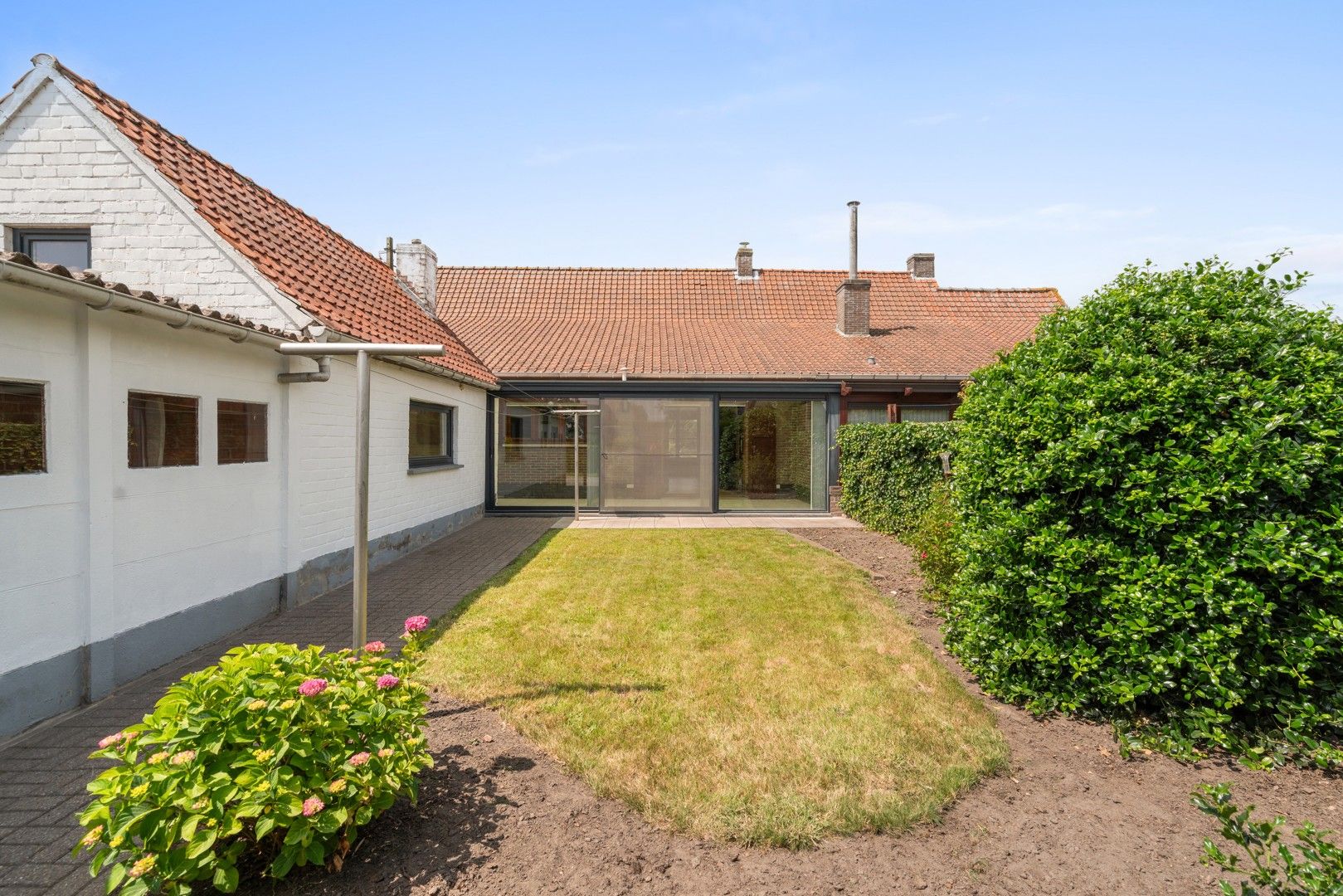 Halfopen woning met tuin en garage op landelijke toplocatie nabij alle invalswegen foto 6