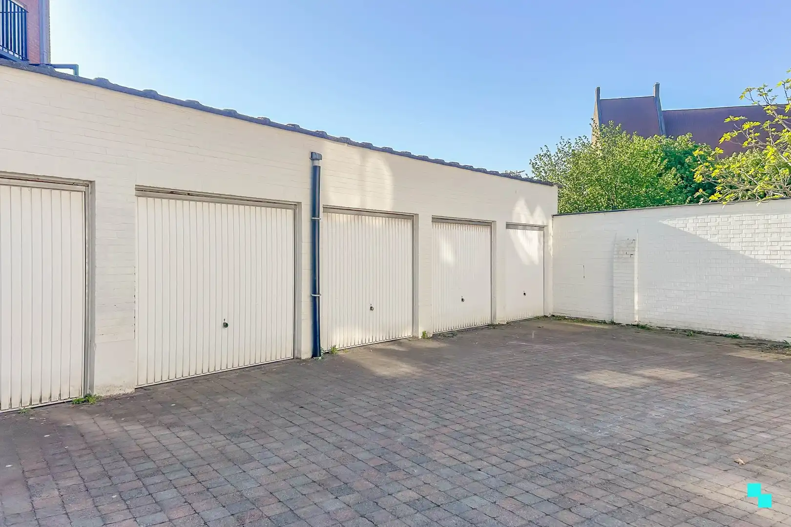 Afgesloten garagebox in centrum Tielt foto 8