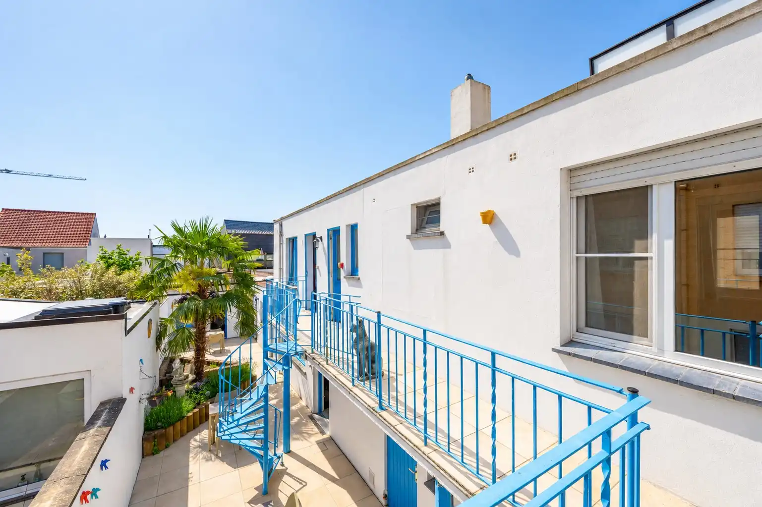 TE KOOP – Verhuurde B&B met 7 kamers én privé-woonst voor uitbaters in hartje De Haan. foto 50