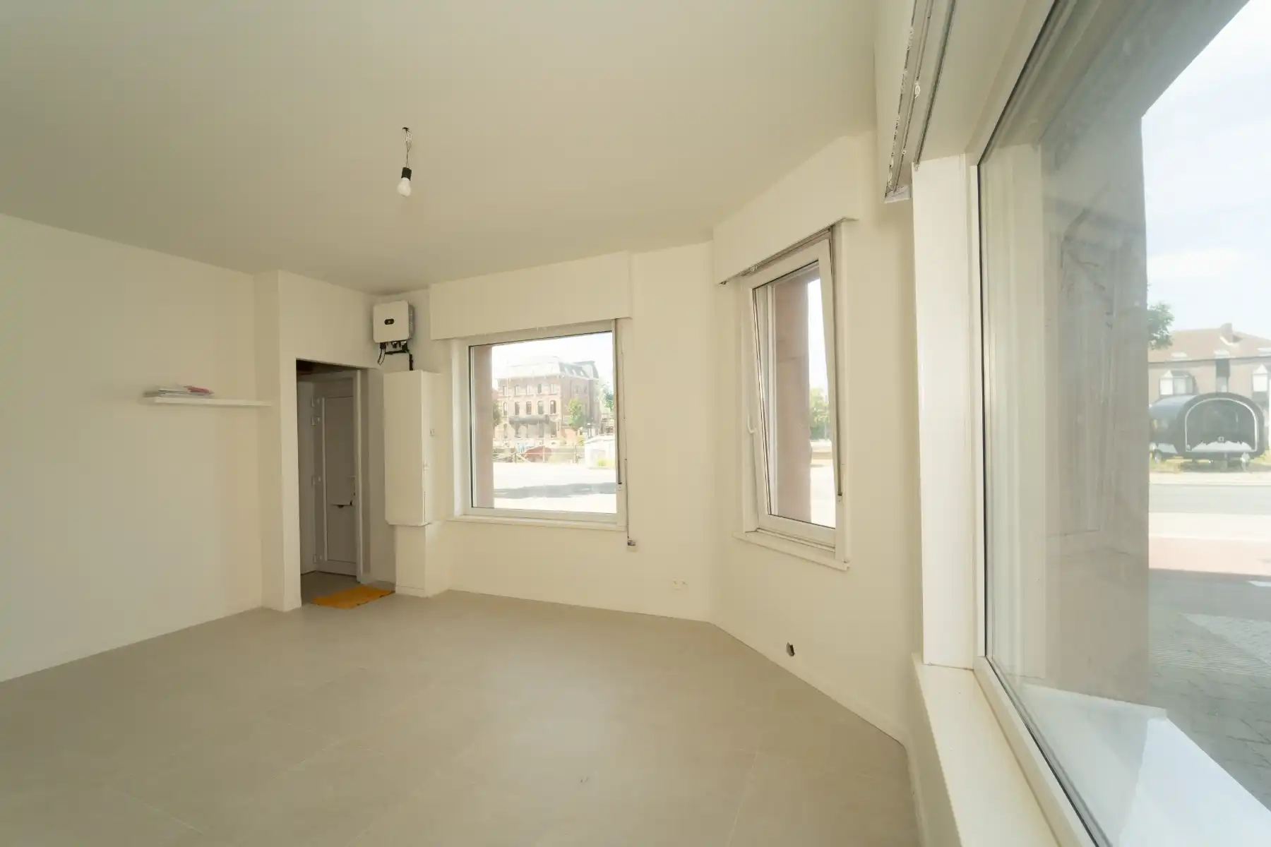Gerenoveerde lichtrijke hoekwoning aan het water foto 19
