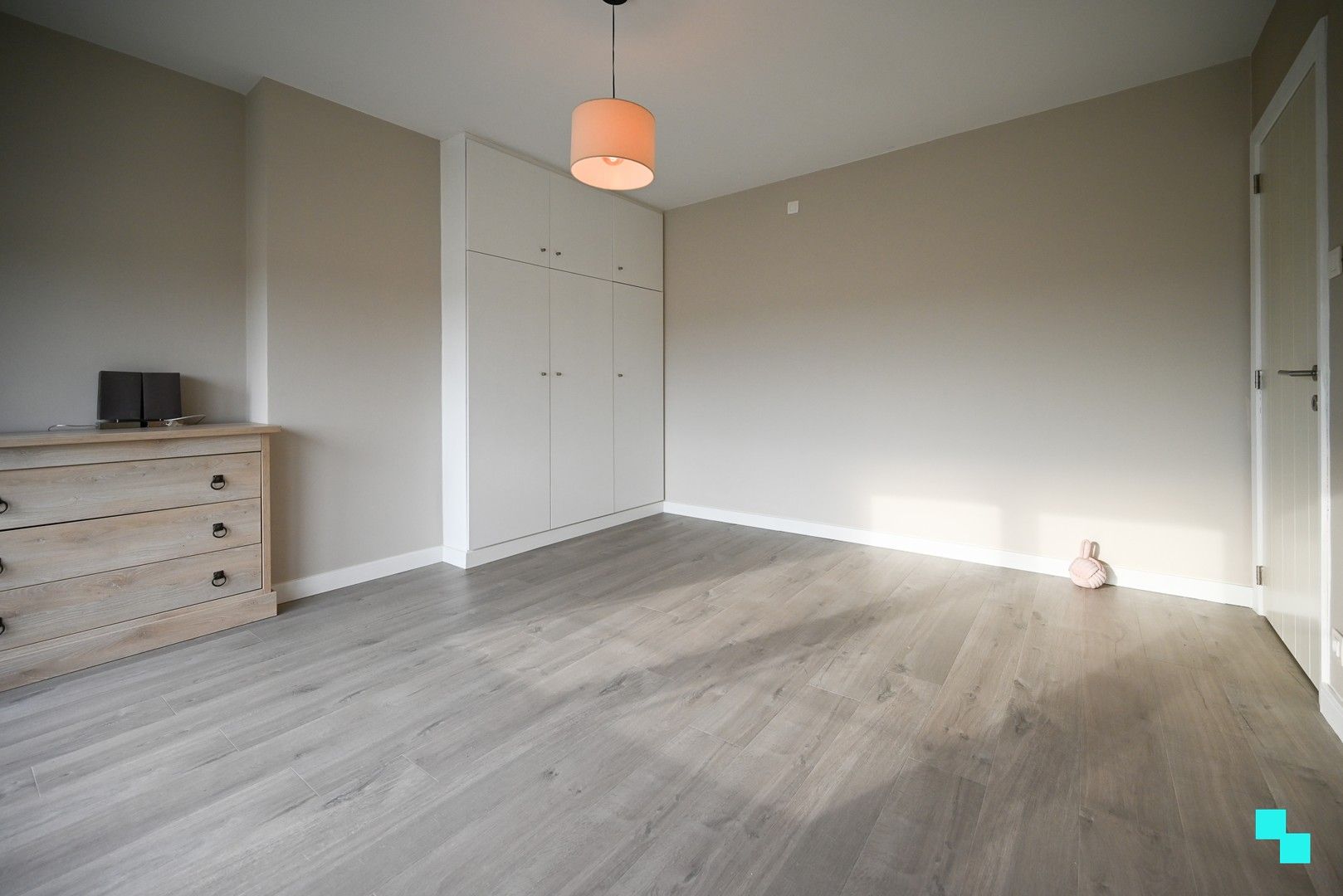Landelijk gelegen gerenoveerde woning met opslagruimte te Ingelmunster foto 18
